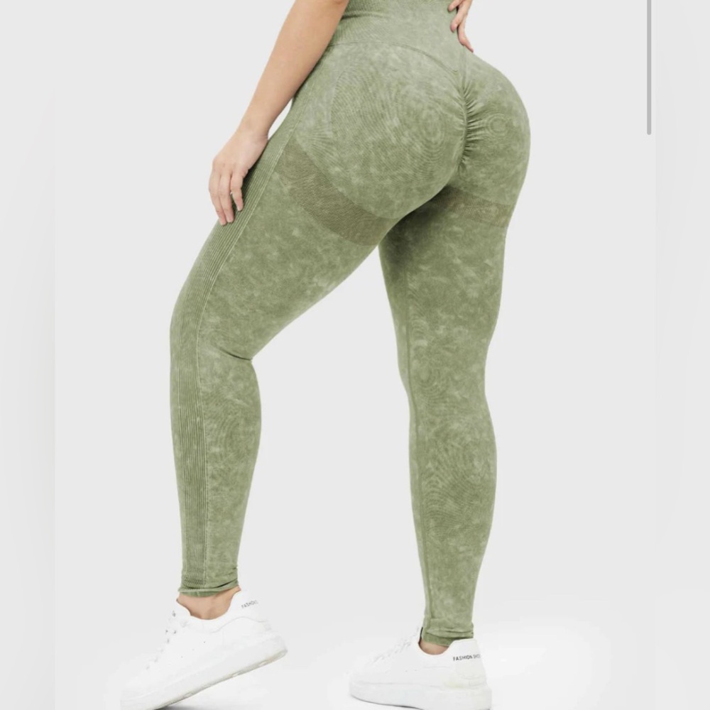 Green Yeoreo Leggings 🍀